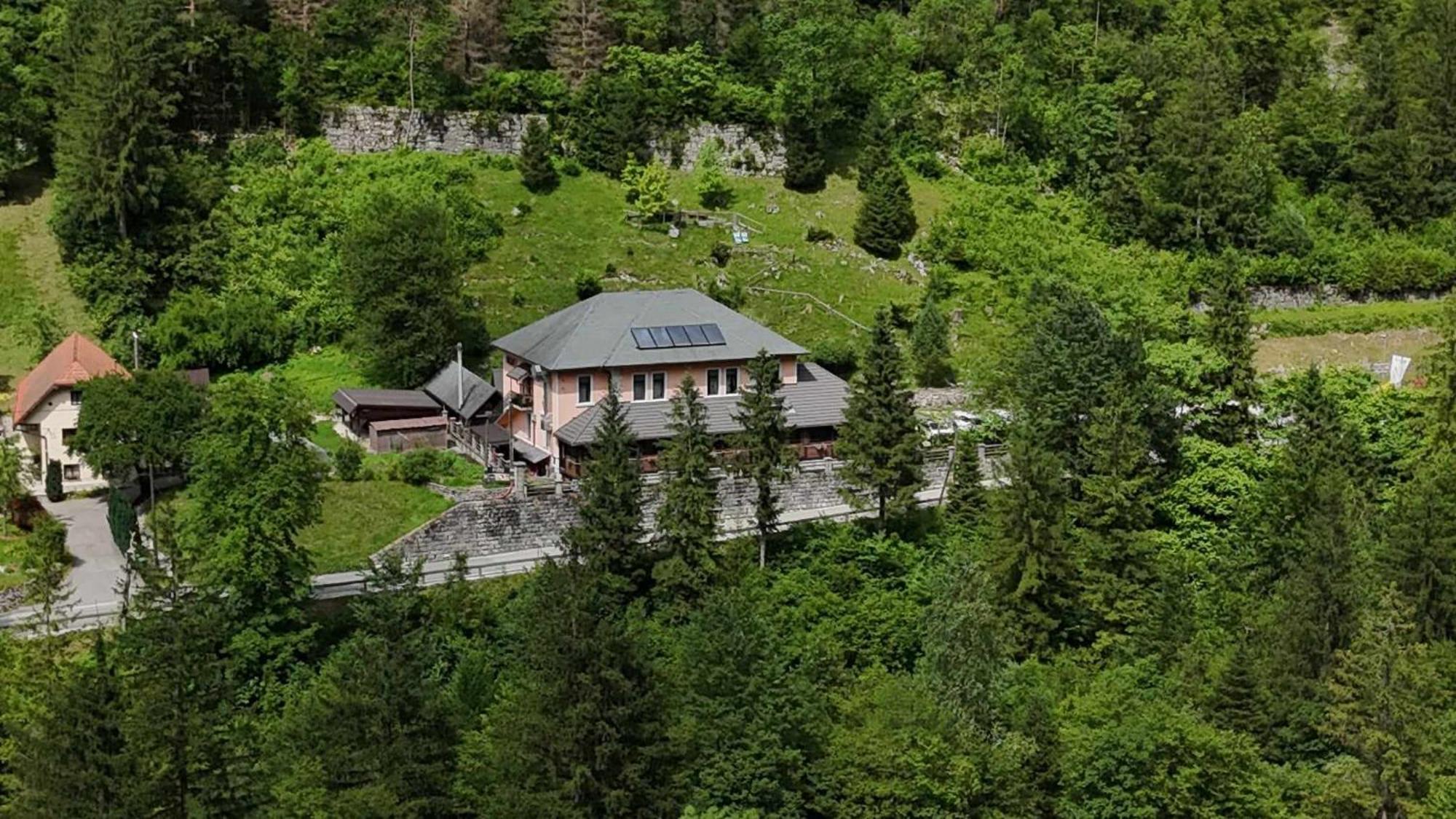 Gostisce Andrejc Hotel Soča Екстериор снимка